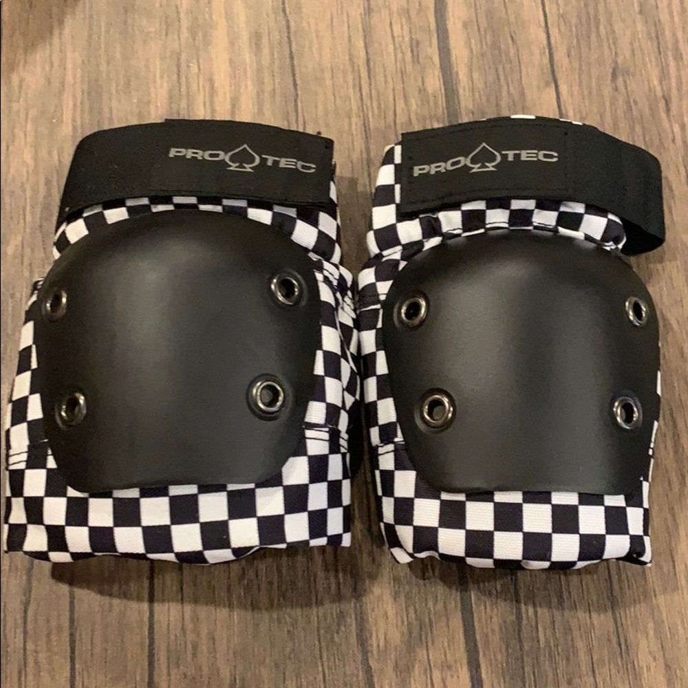 Checkered Pro Tec Knee Pads like new